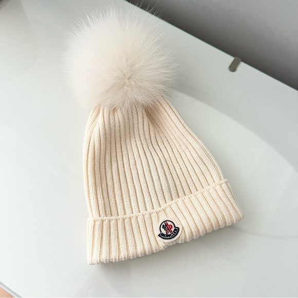 Moncler beanie with matching pom pom silk white - girl size L - Picture 1 of 8